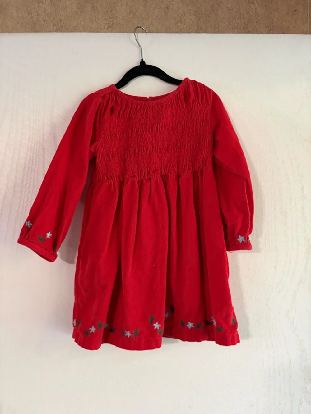 Hanna Andersson Red Corduroy Smocked Dress US 4 (100 cm) Embroidered Holiday